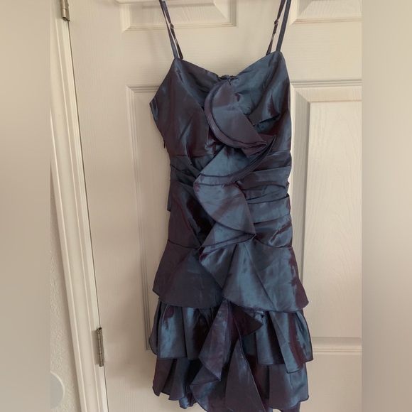 Women’s Dress - Picture 1 of 2